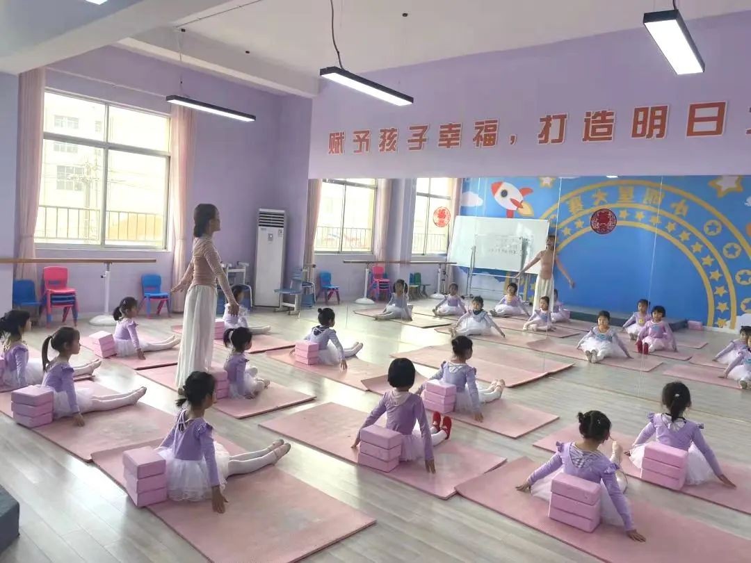 小明星艺术培训